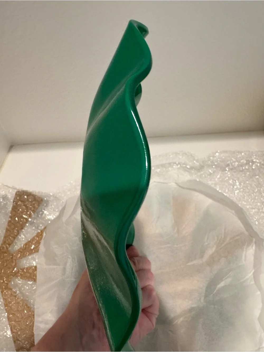 Vibrant Emerald Green scalloped Plate Set  x 2
